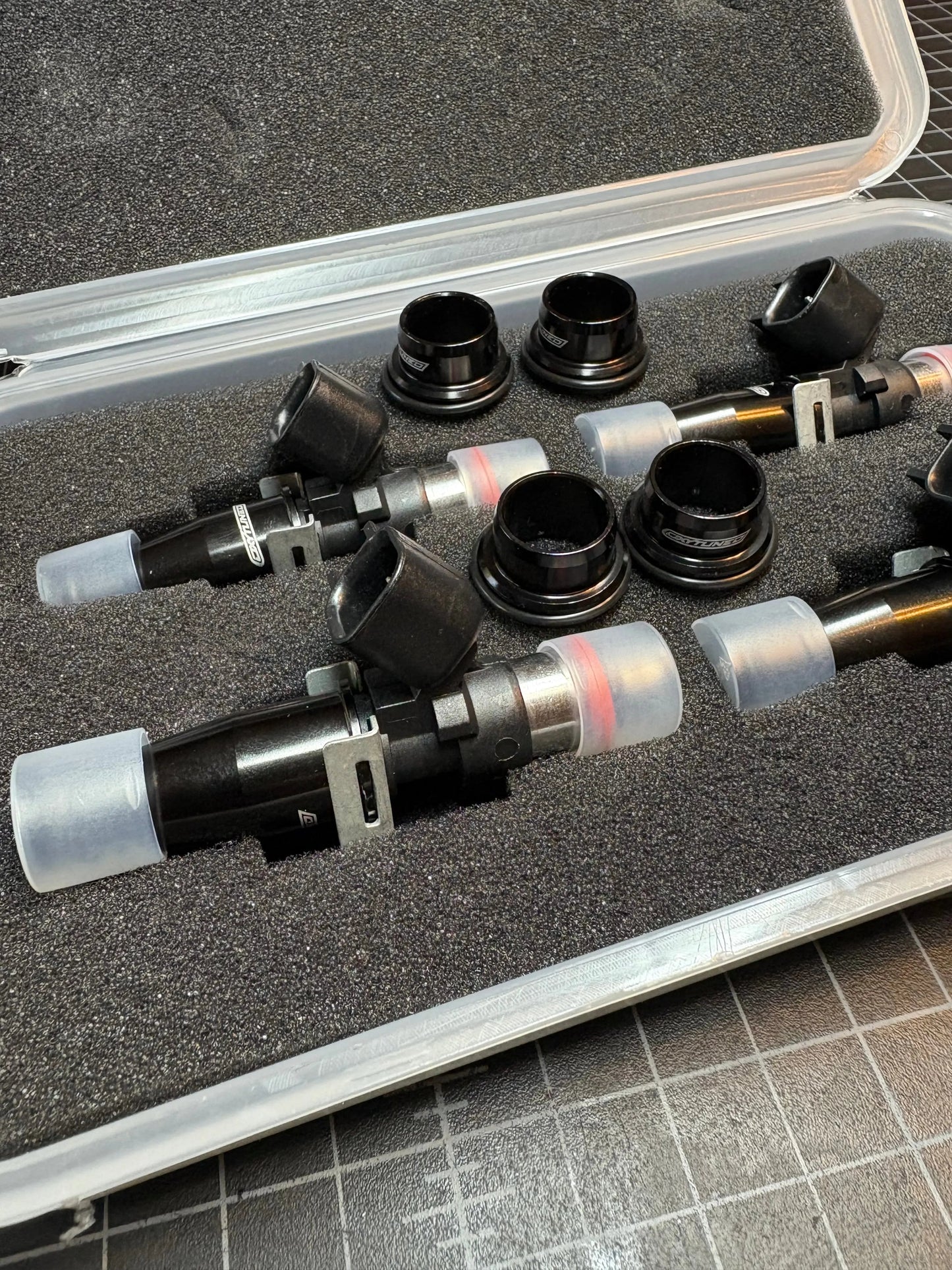 OxyTuned B/D-Series 750cc Fuel Injectors w/ Billet Lowers + VTI Mil-Spec 6” PNP Adapters